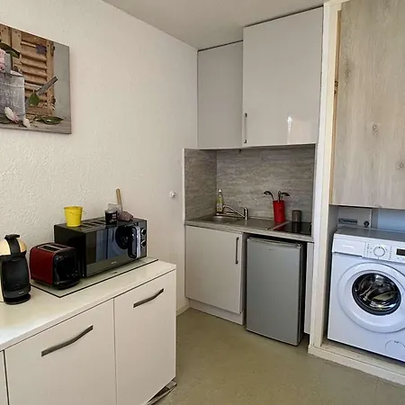 Cosy Avec Terrasse A 200m De La - Parking Prive Et Calme, 2 Pers, - Fr-1-225-692 *